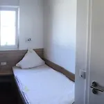 Hotel Garten Hotell 3*