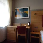 Hotel Garten Hotell 3*