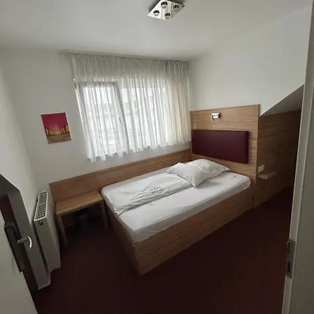 Garten Hotel