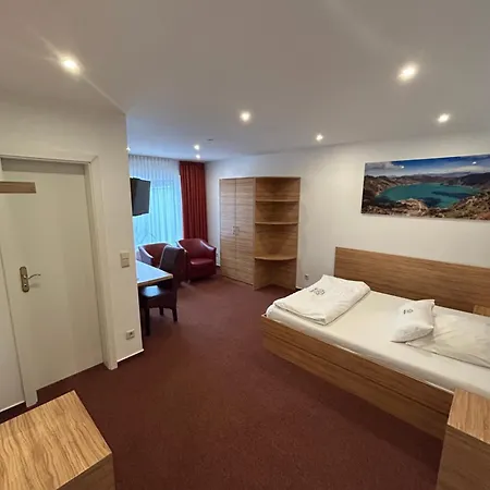 Hotel Garten 3*