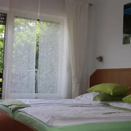 Garten Hotel
