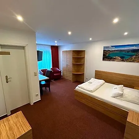 Garten Hotel 3*